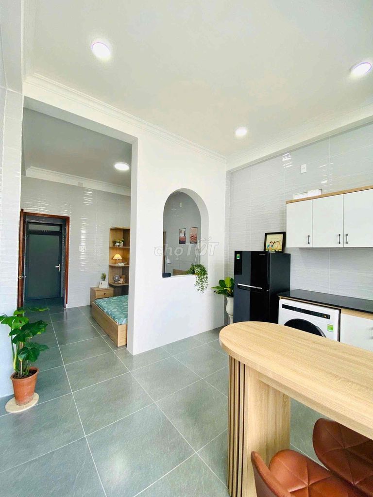 A Bancol kitchen room right on Thích Quảng Đức.