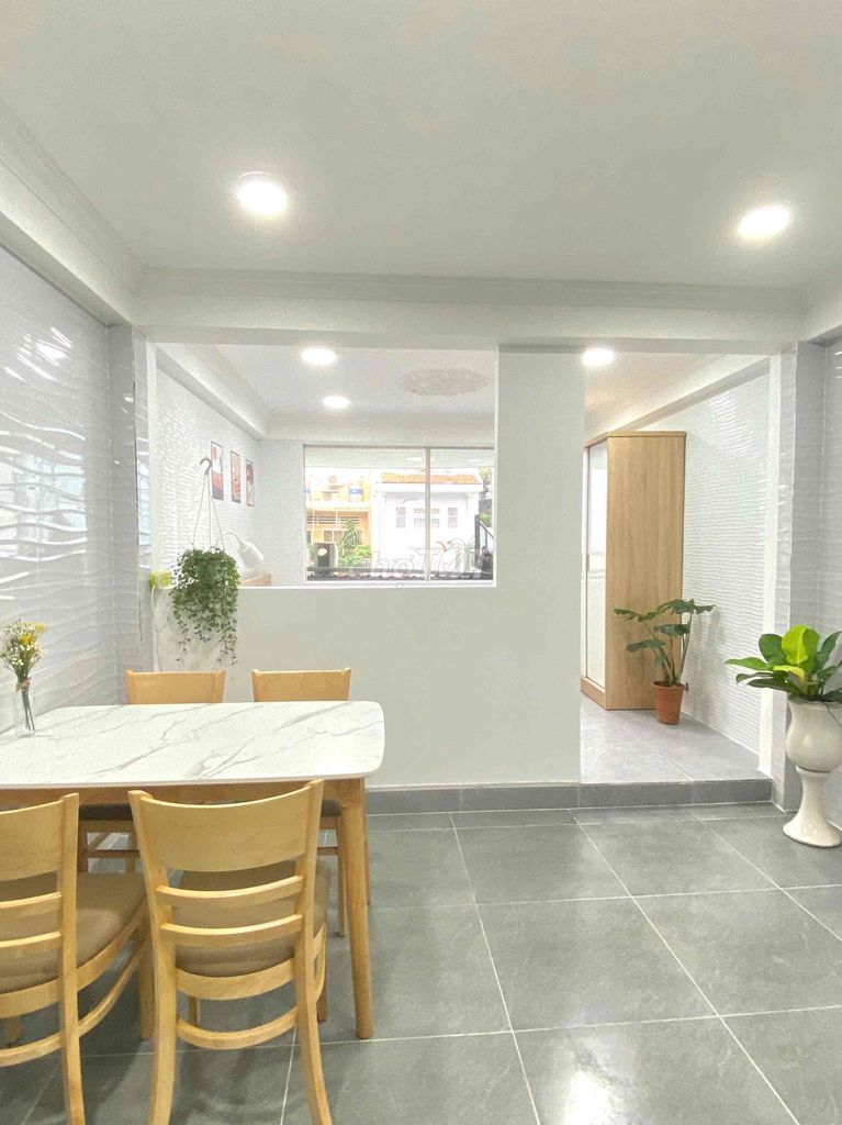 A Bancol kitchen room right on Thích Quảng Đức.