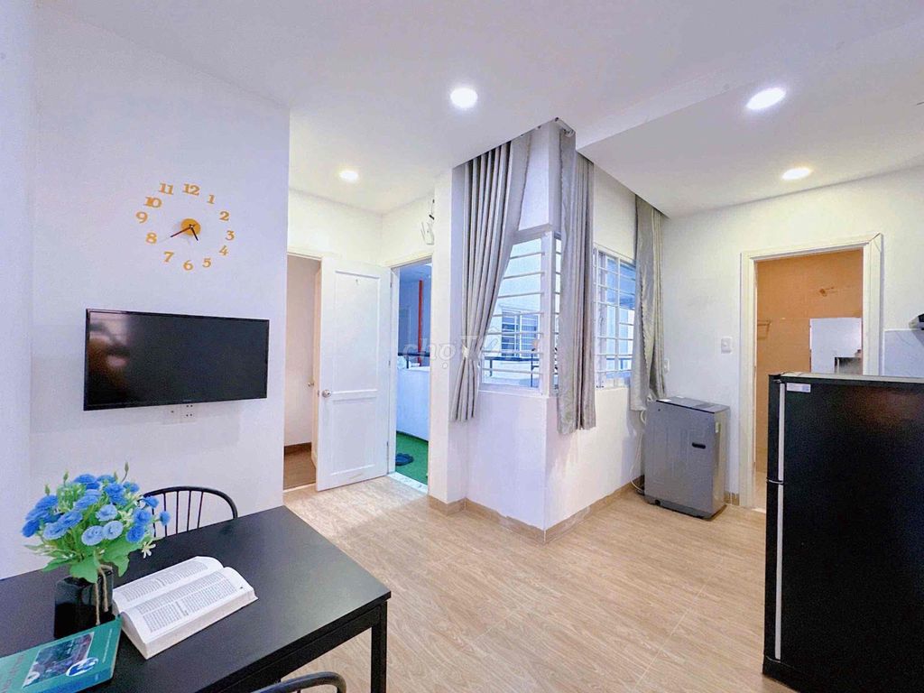 The two bedrooms are wide Phan Đăng Lưu.