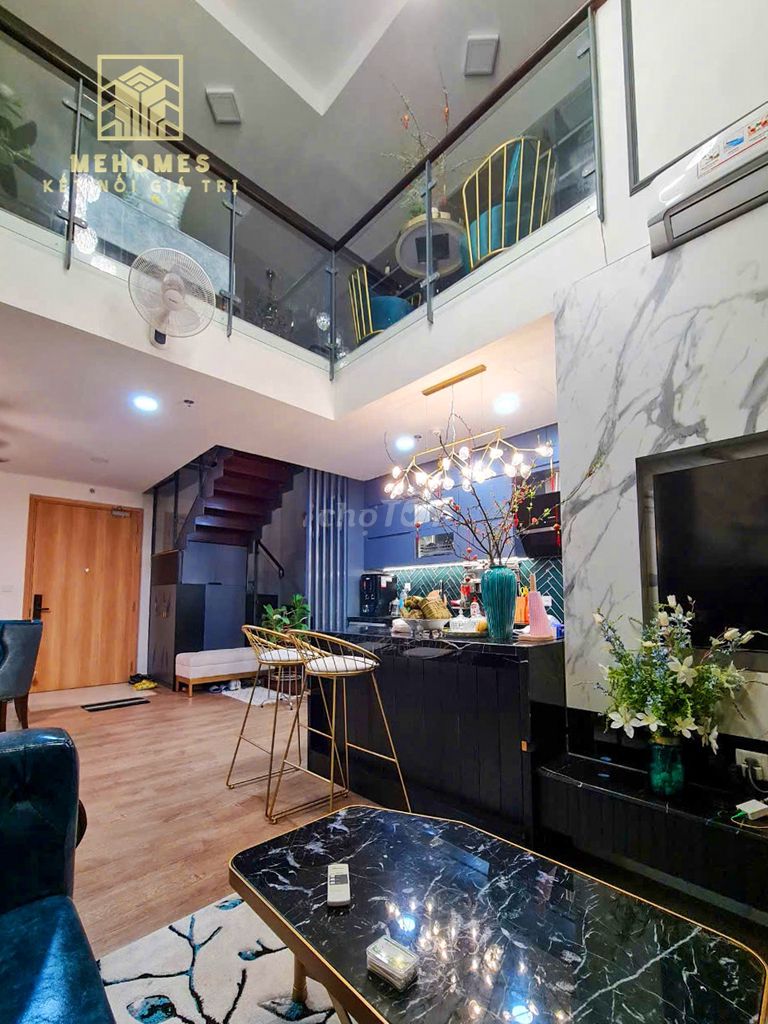 It's the owner who rents the four bedrooms. Three full-class toilets, empty.