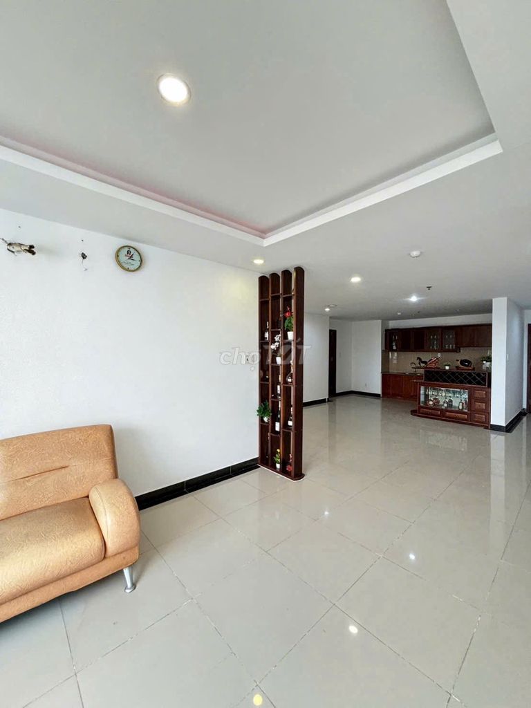 Need to rent a Vietcb apartment. 16 million.