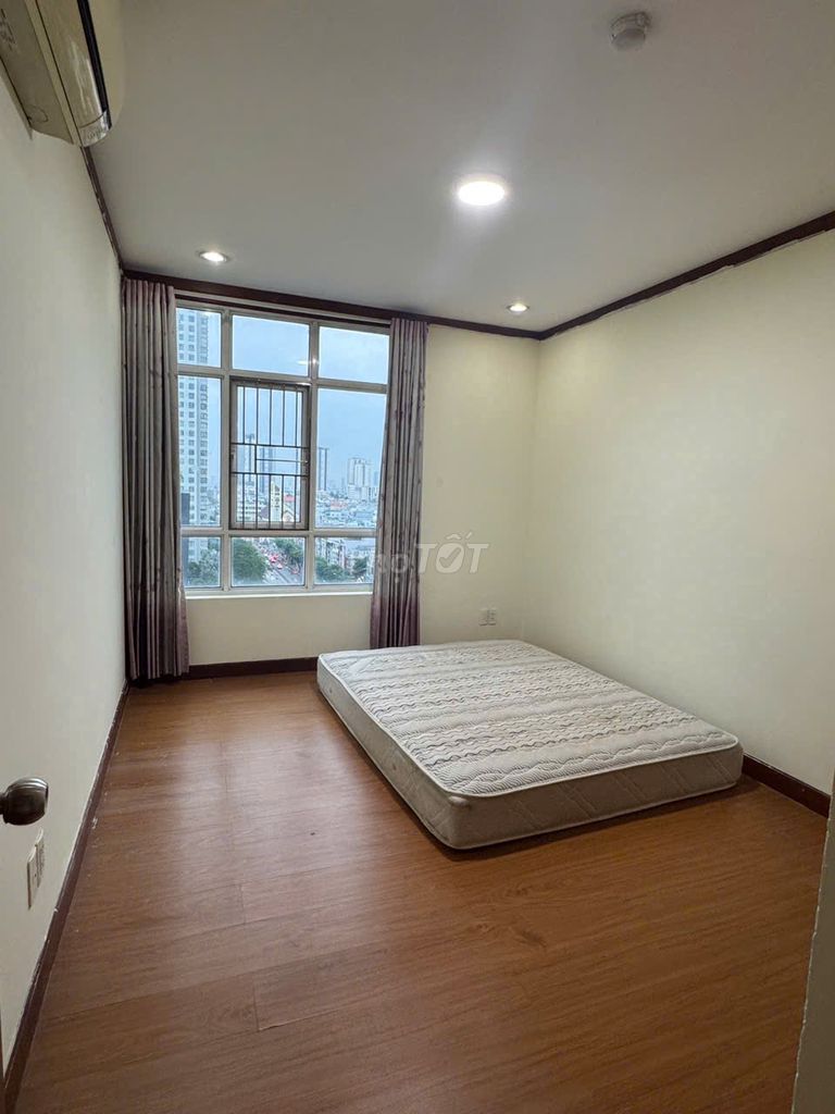 Rent a Vietcb apartment 8 150 meters. 3 bedrooms.