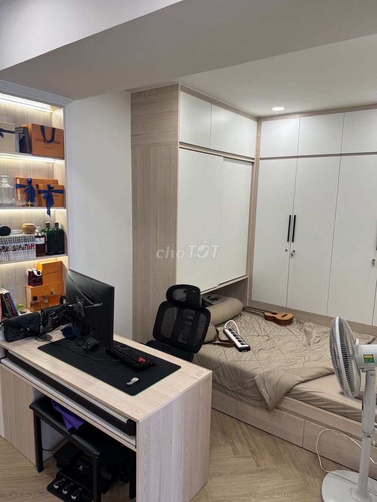 Rent a The Metropole Thủ Thiêm senior apartment.