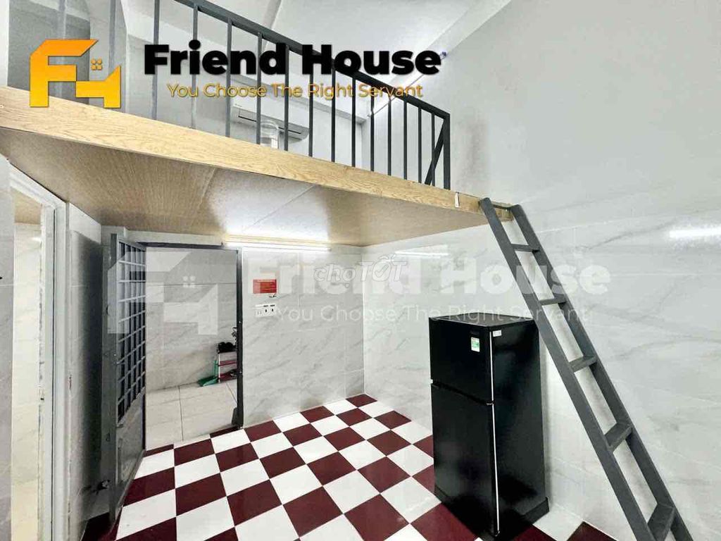 25 meters wide. Full interior right here.