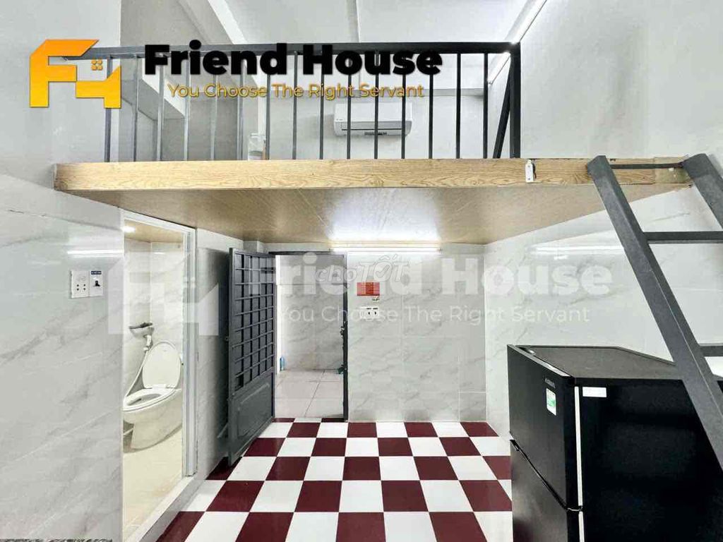 25 meters wide. Full interior right here.