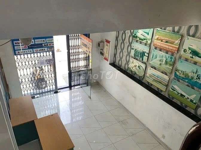 Rent a five-story Lê Văn Duyệt, Bình Thạnh--25 million a month.