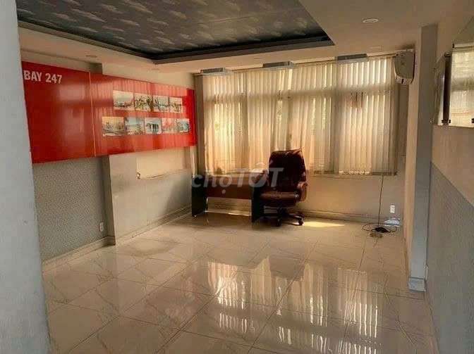 Rent a five-story Lê Văn Duyệt, Bình Thạnh--25 million a month.