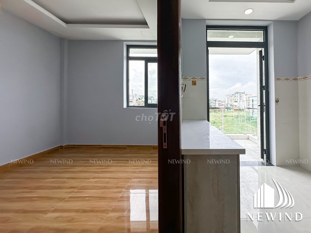 Rent a bedroom with a new balcony 100%. Close to kcx, ufret, close to District 4