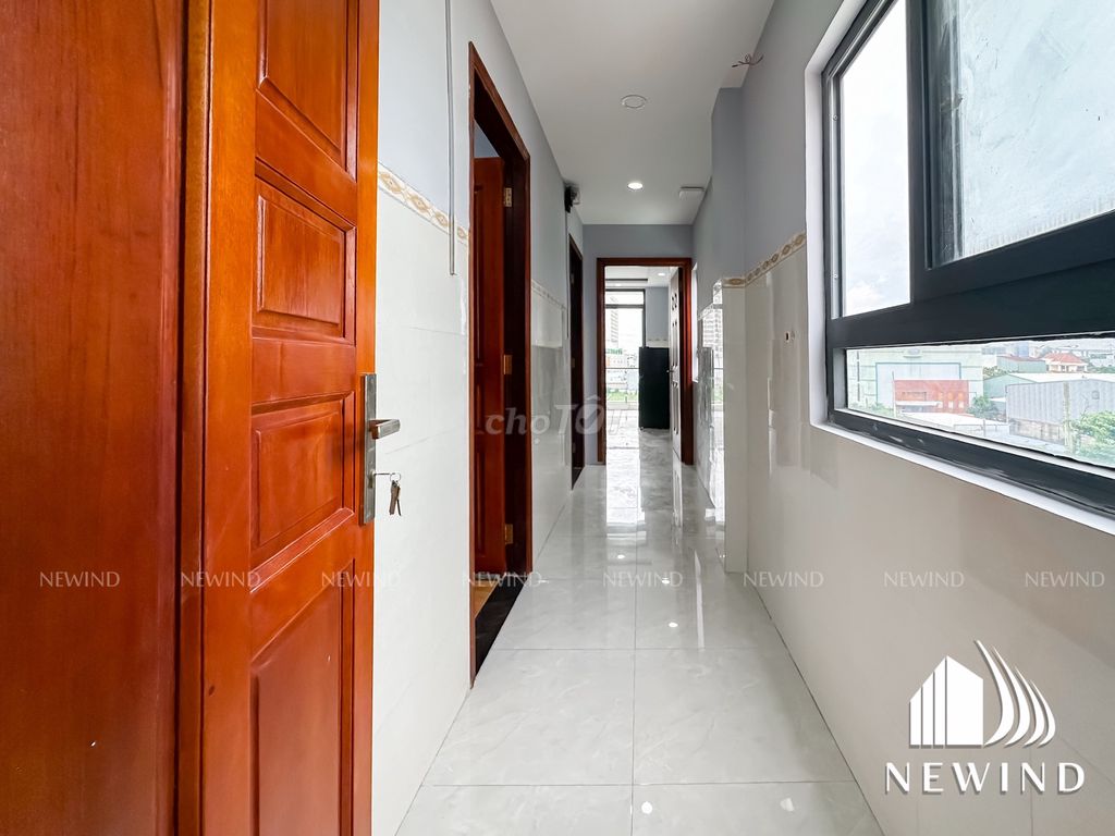 Rent the entire second floor with a balcony. Close to kcx, ufret, close to District 4