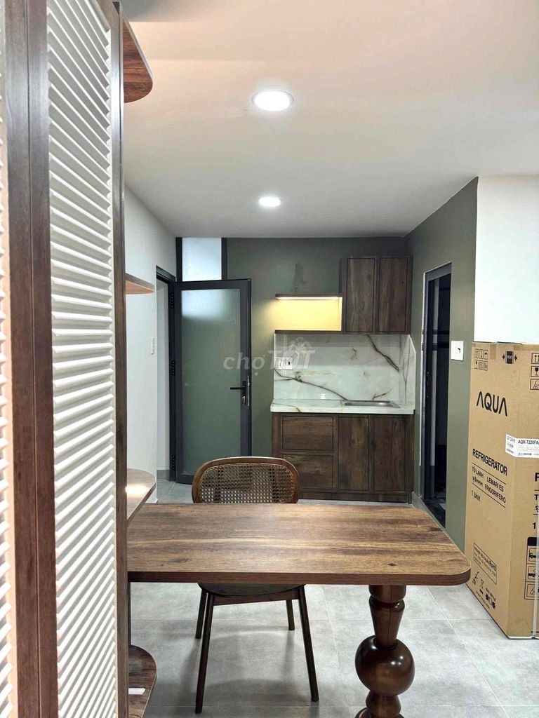 The owner rented the Studio 7th Tân Bình apartment.