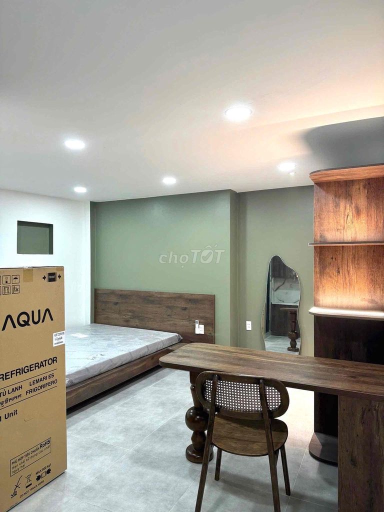 The owner rented the Studio 7th Tân Bình apartment.