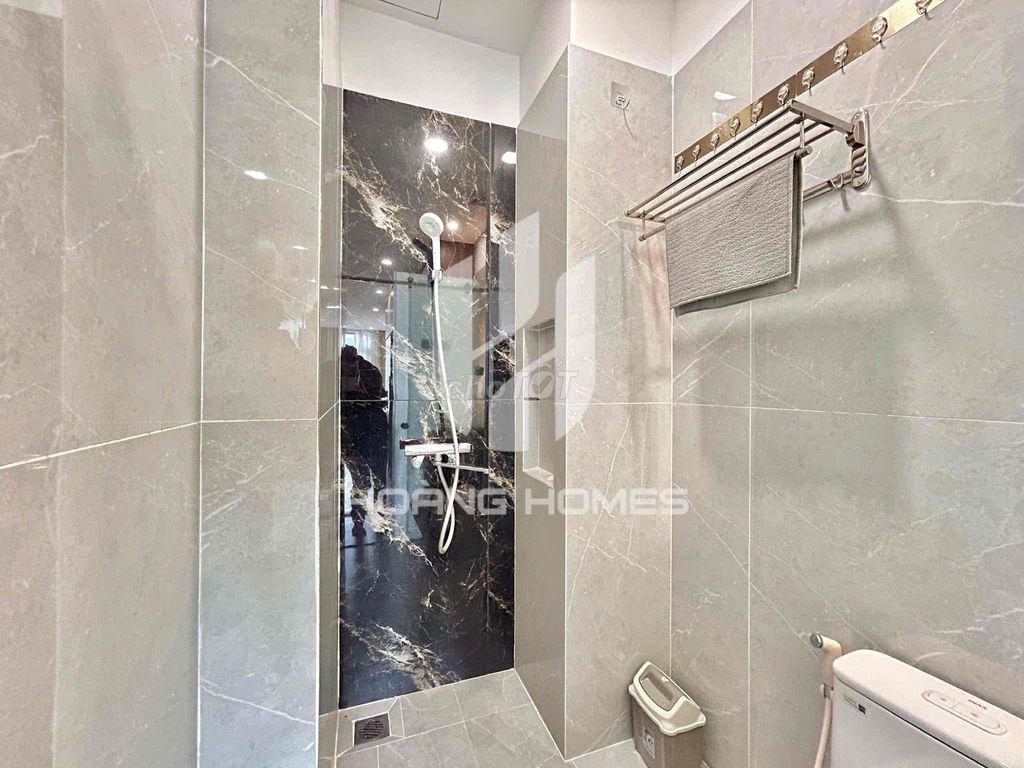 Rent an apartment near global City.