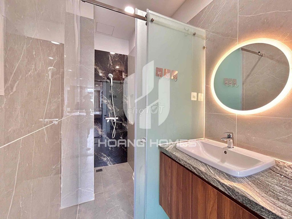 Rent an apartment near global City.