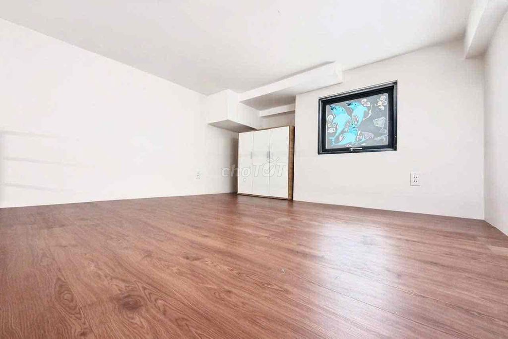 apartment full of elevators - protection - right around the student circle - open university