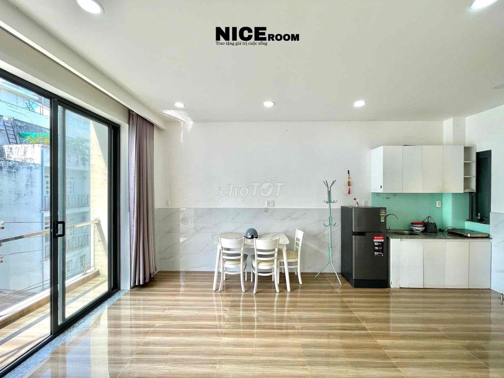 mini studio balconct