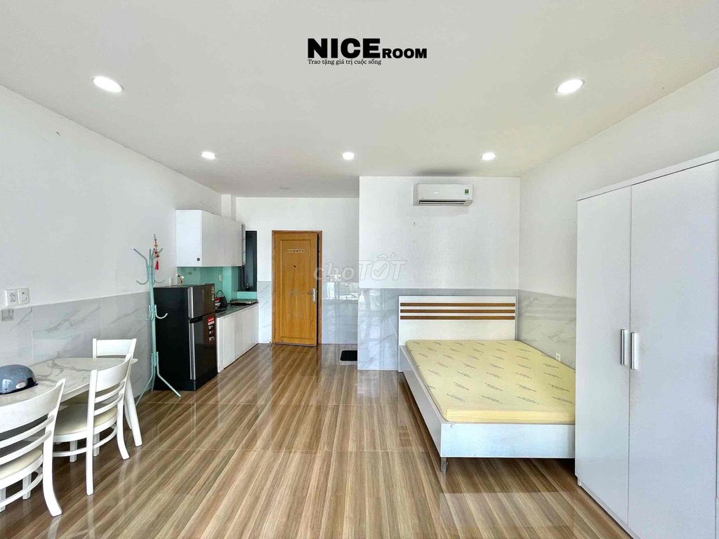 mini studio balconct