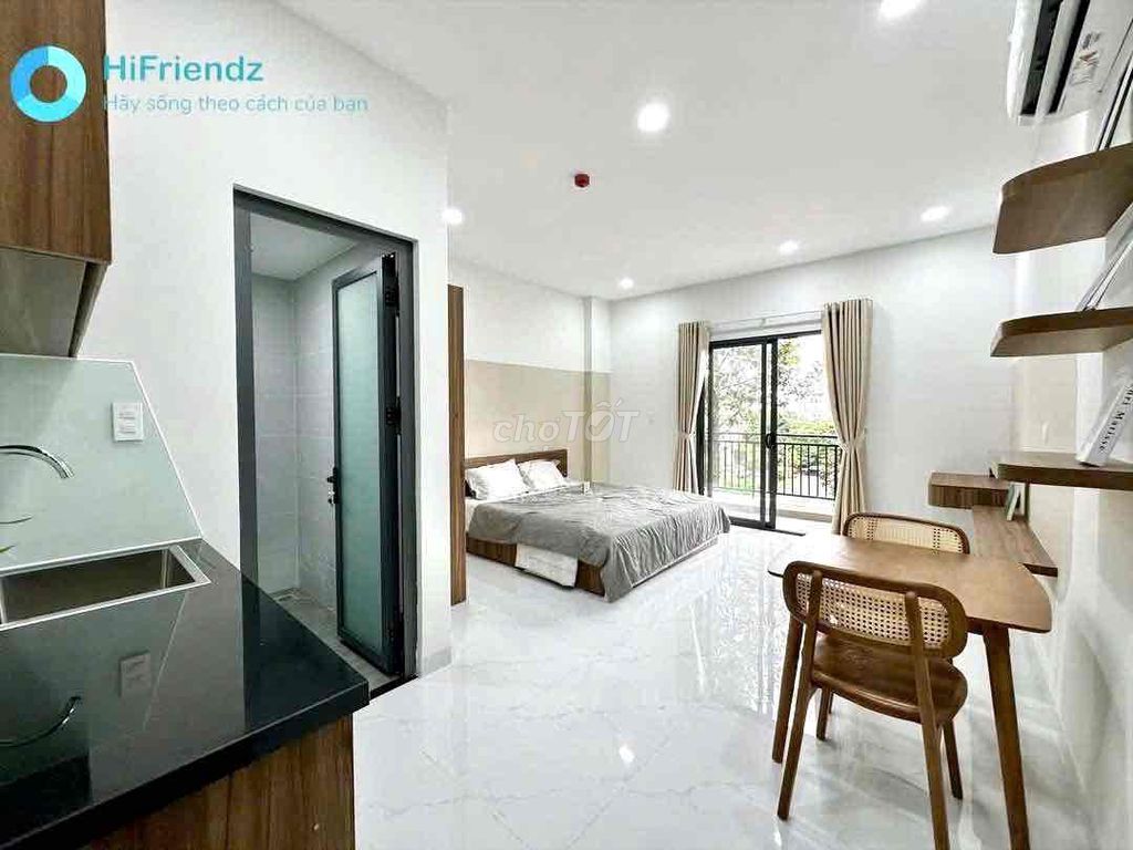 available full balconies (new 100 percent) at the price of the sun