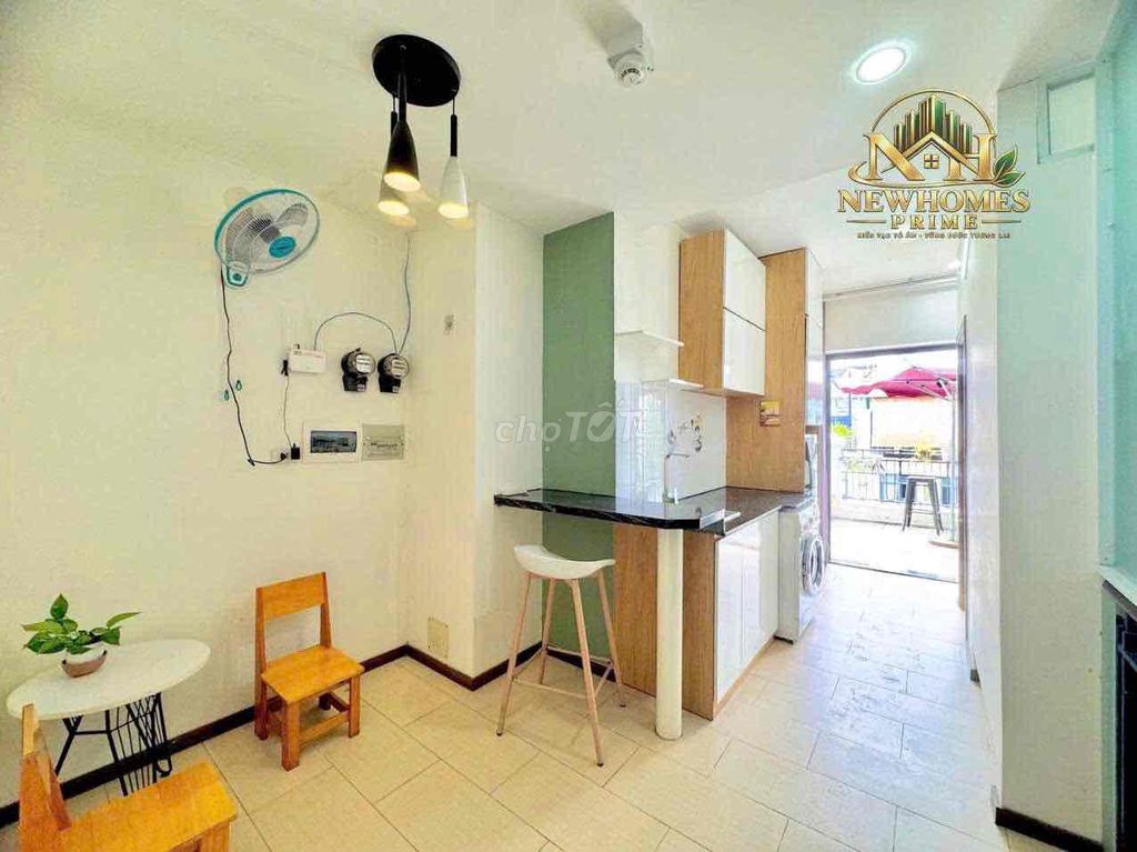 Penthouse is a Lake View City bedroom which is extremely rare.