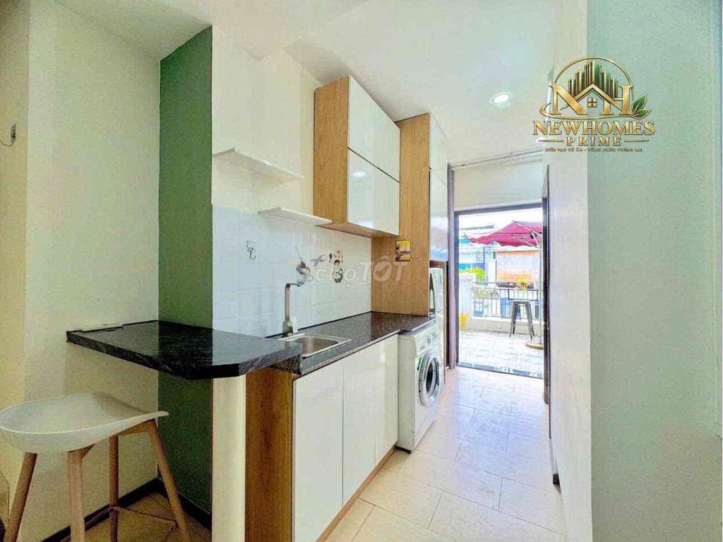 Penthouse is a Lake View City bedroom which is extremely rare.
