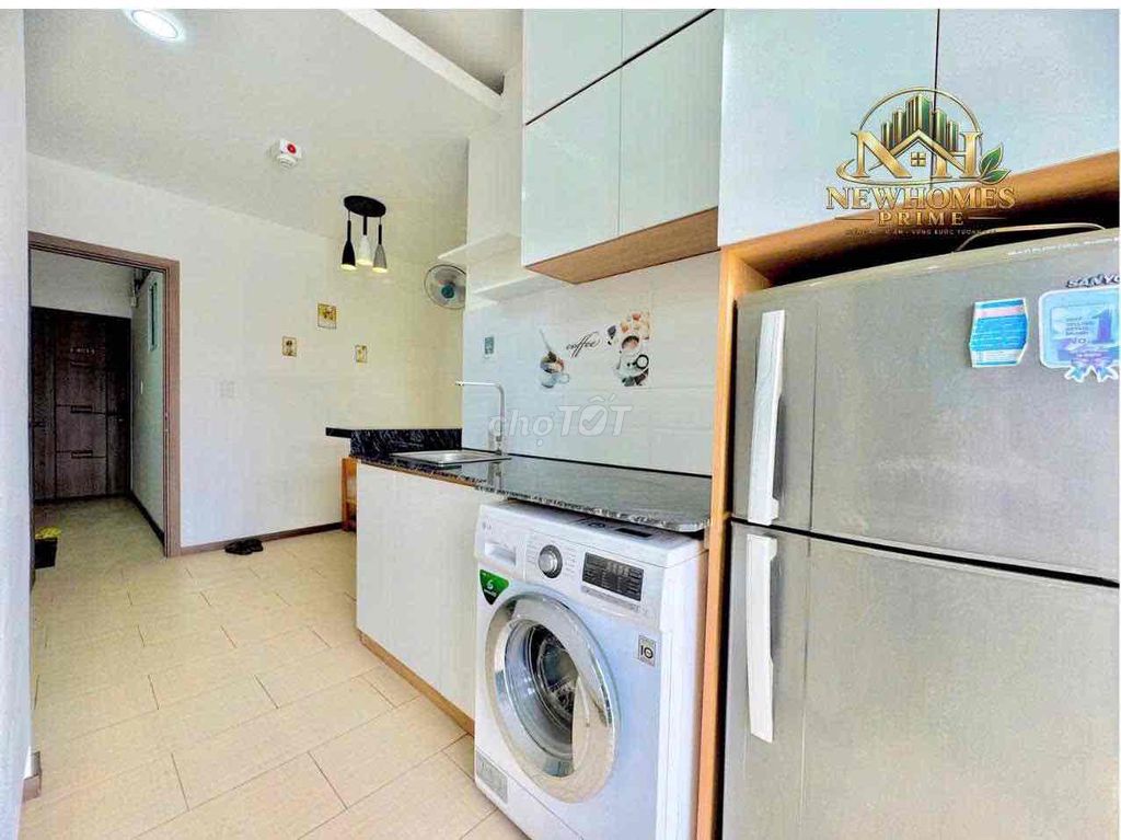 Penthouse is a Lake View City bedroom which is extremely rare.