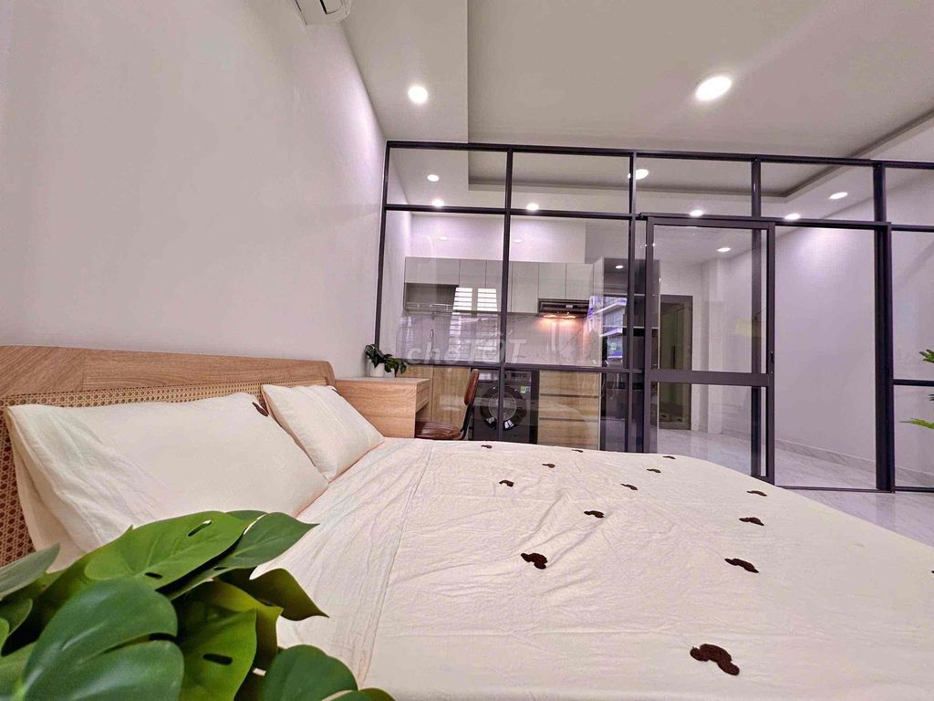 It's the owner who rented the apartment.