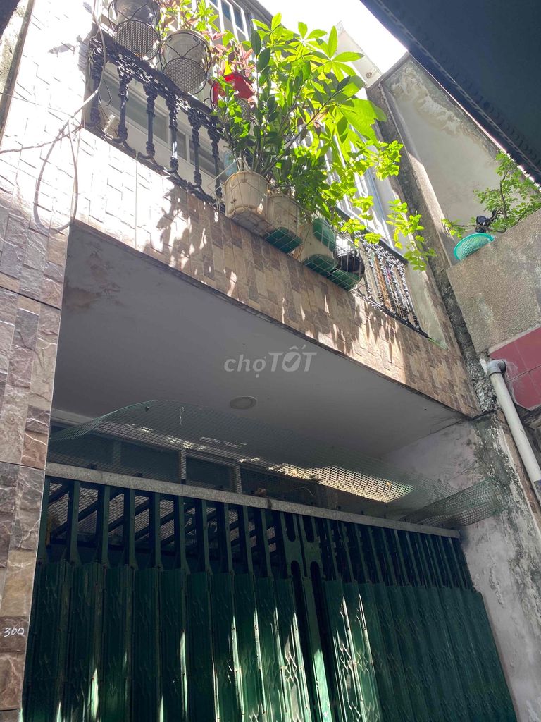 Rent a house in the 14th ward, Bình Thạnh.