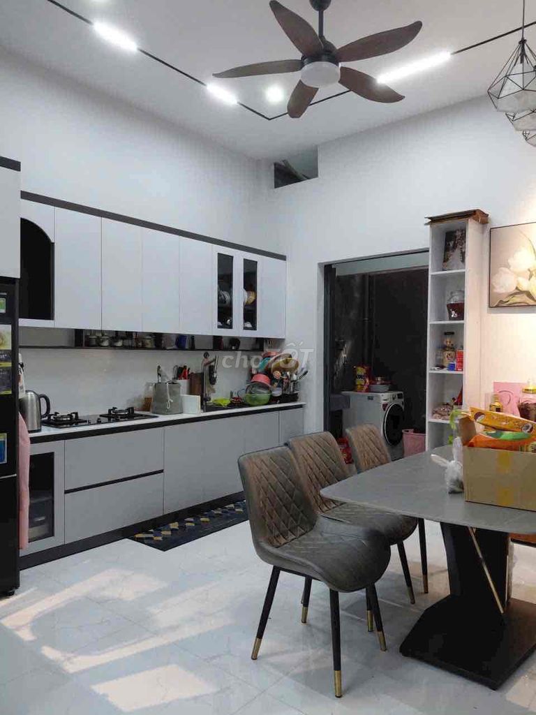 The owner of Tân Quý.4.3 x13 meters is renting a new full house.