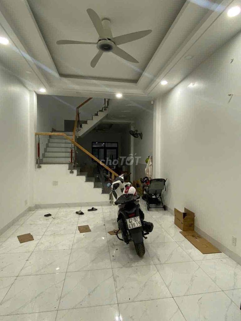 Rent a new house, big alley, near the long market
