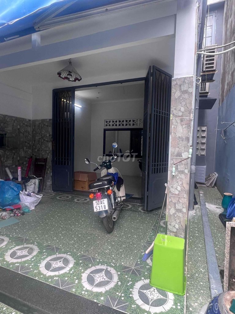 To rent a 5 x 17 house, cast a floor