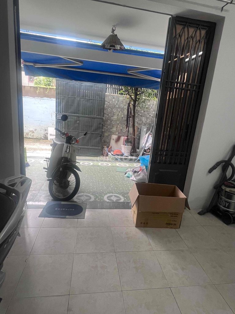 To rent a 5 x 17 house, cast a floor