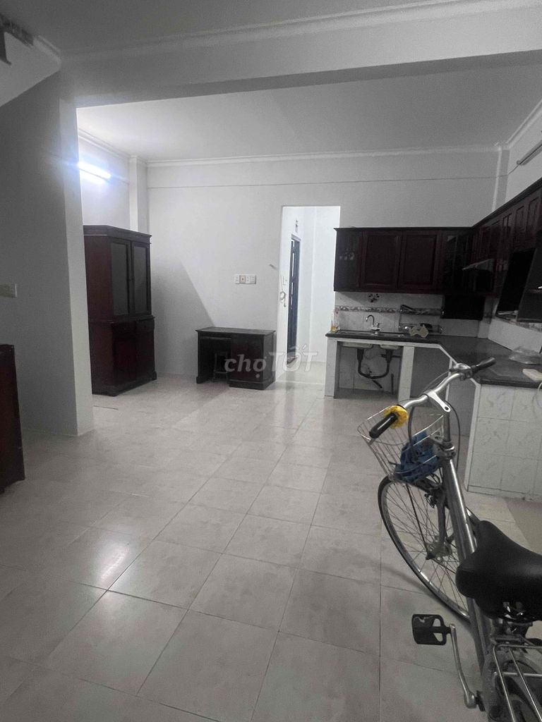 To rent a 5 x 17 house, cast a floor