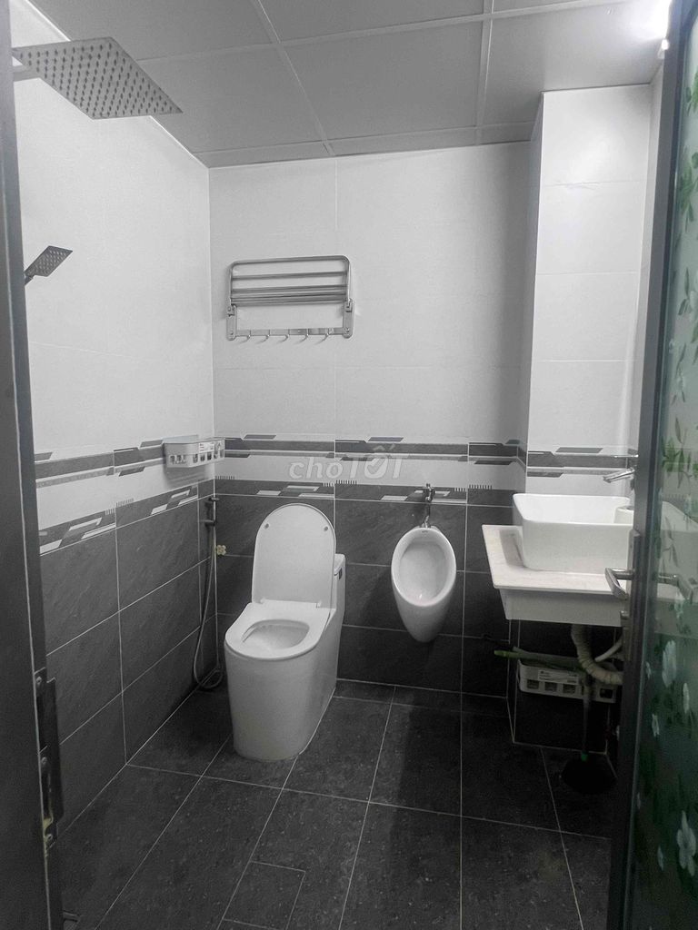 To rent a 5 x 17 house, cast a floor