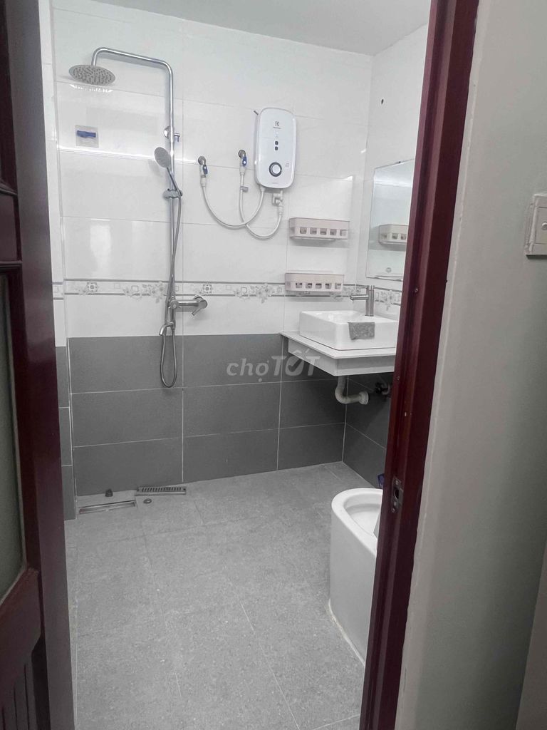 To rent a 5 x 17 house, cast a floor