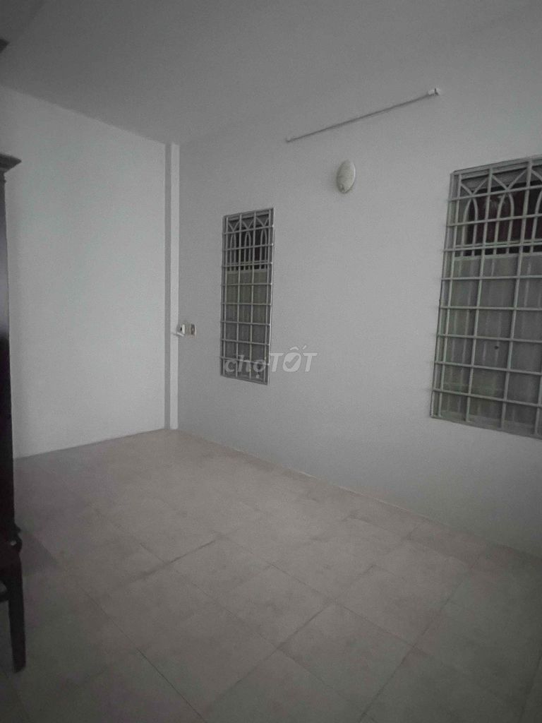 To rent a 5 x 17 house, cast a floor