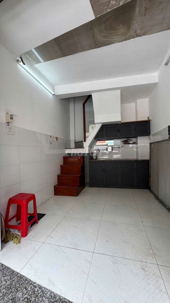 Front level Phạm Đình Hổ.