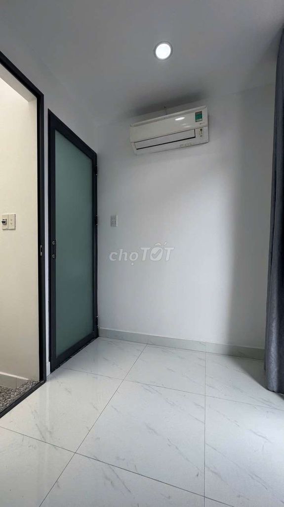 Front level Phạm Đình Hổ.