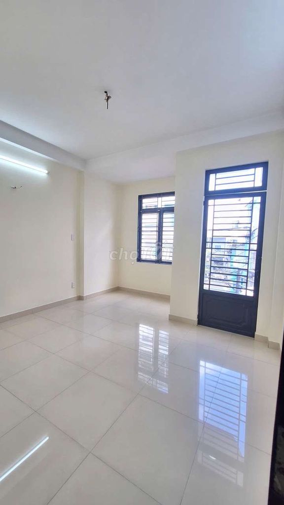 3 floors Lạc Long Quân, f10. area 4.3 x 13. Four bedrooms, three toilets.