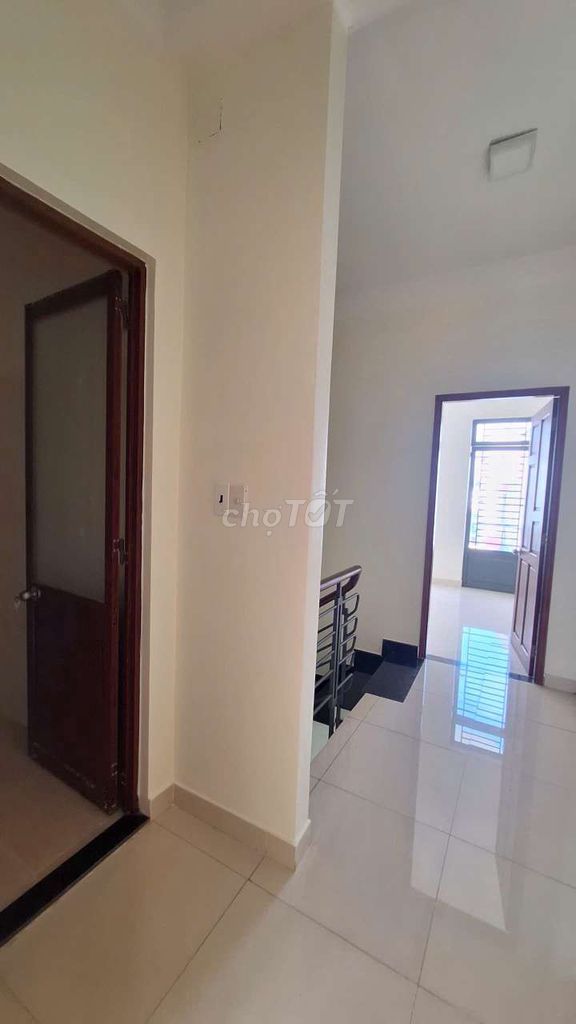 3 floors Lạc Long Quân, f10. area 4.3 x 13. Four bedrooms, three toilets.