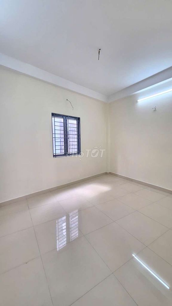 3 floors Lạc Long Quân, f10. area 4.3 x 13. Four bedrooms, three toilets.
