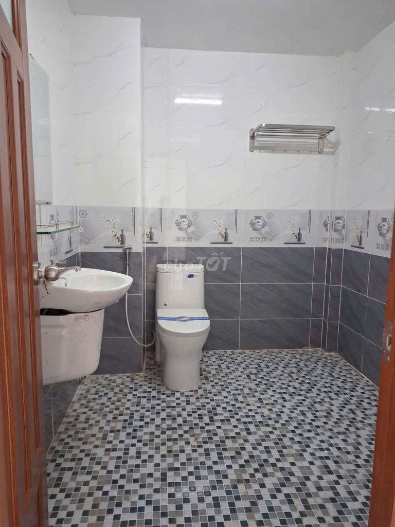 3 rooms.
