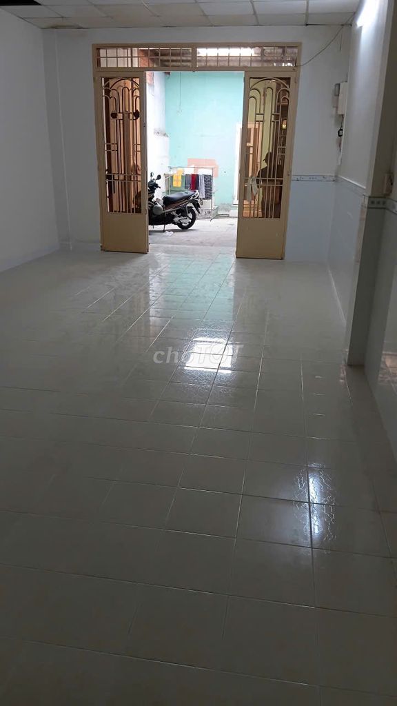 The Thoại Ngọc Hầu Banking Front House: 4 x35