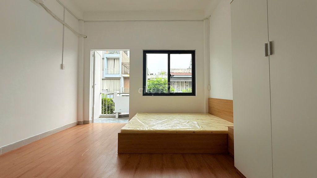 Go to the service apartment - 807-1 mb in front of Nguyễn Hồng Đào on the Sand Place