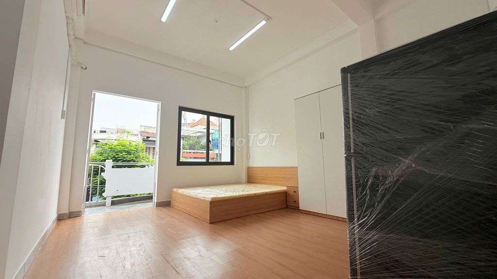 Go to the service apartment - 807-1 mb in front of Nguyễn Hồng Đào on the Sand Place