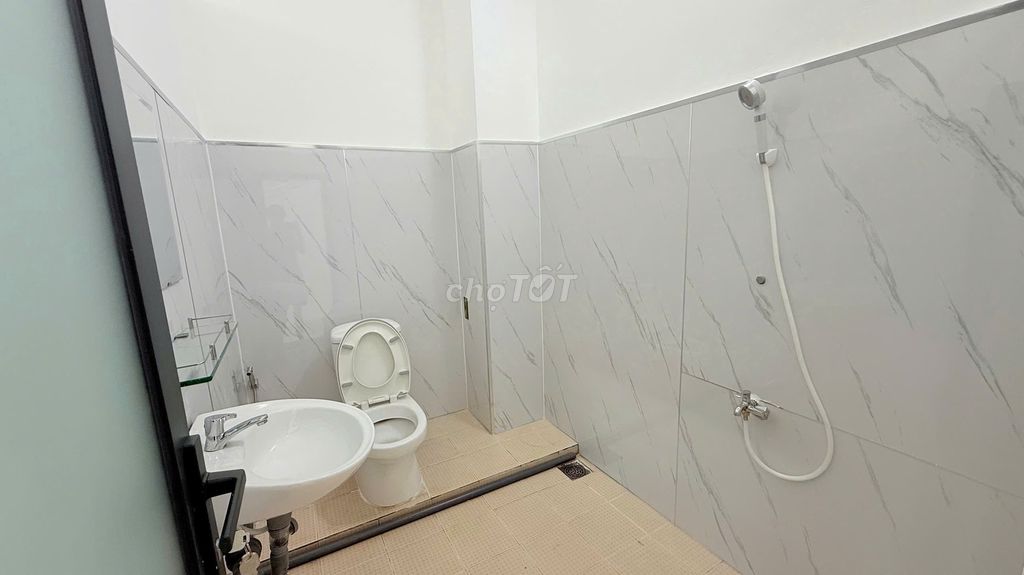Go to the service apartment - 807-1 mb in front of Nguyễn Hồng Đào on the Sand Place