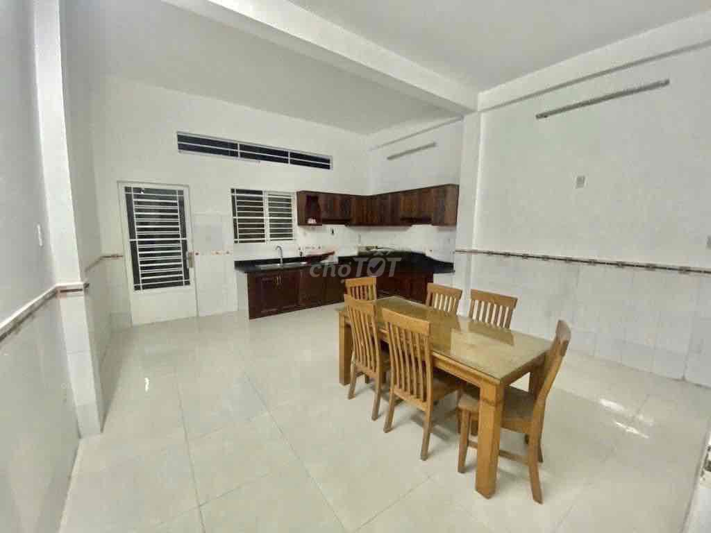 Home 1 :1 :2 5th floor bedroom 5 x 20 m m road Hoàng Quốc Việt