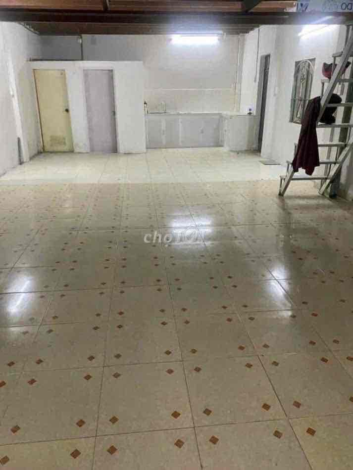 Rent a car alley house in Bàu Cát Tân Bình. area: 5 meters x 22 meters land 12 million