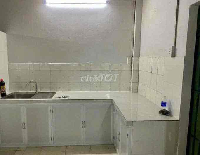 Rent a car alley house in Bàu Cát Tân Bình. area: 5 meters x 22 meters land 12 million