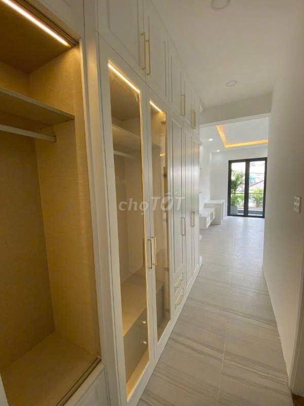 Need to rent hxt 178/4 A Tô Hiệu P.Hiệp Tân Q.Tân Phú with elevators