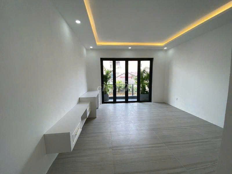 Need to rent hxt 178/4 A Tô Hiệu P.Hiệp Tân Q.Tân Phú with elevators