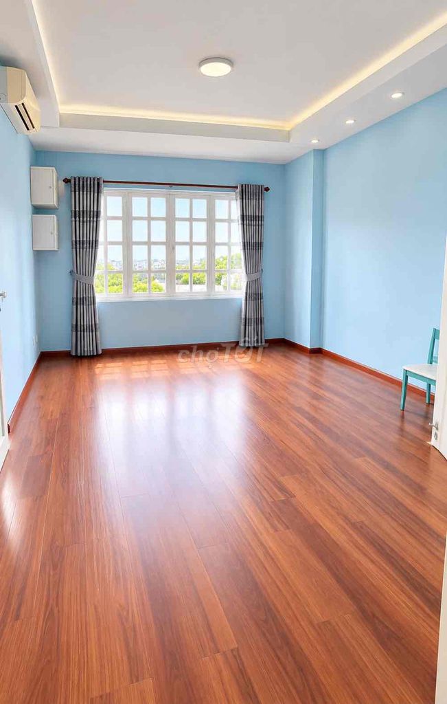 Renting the entire house in cash-- new east, Tân Phong, District 7